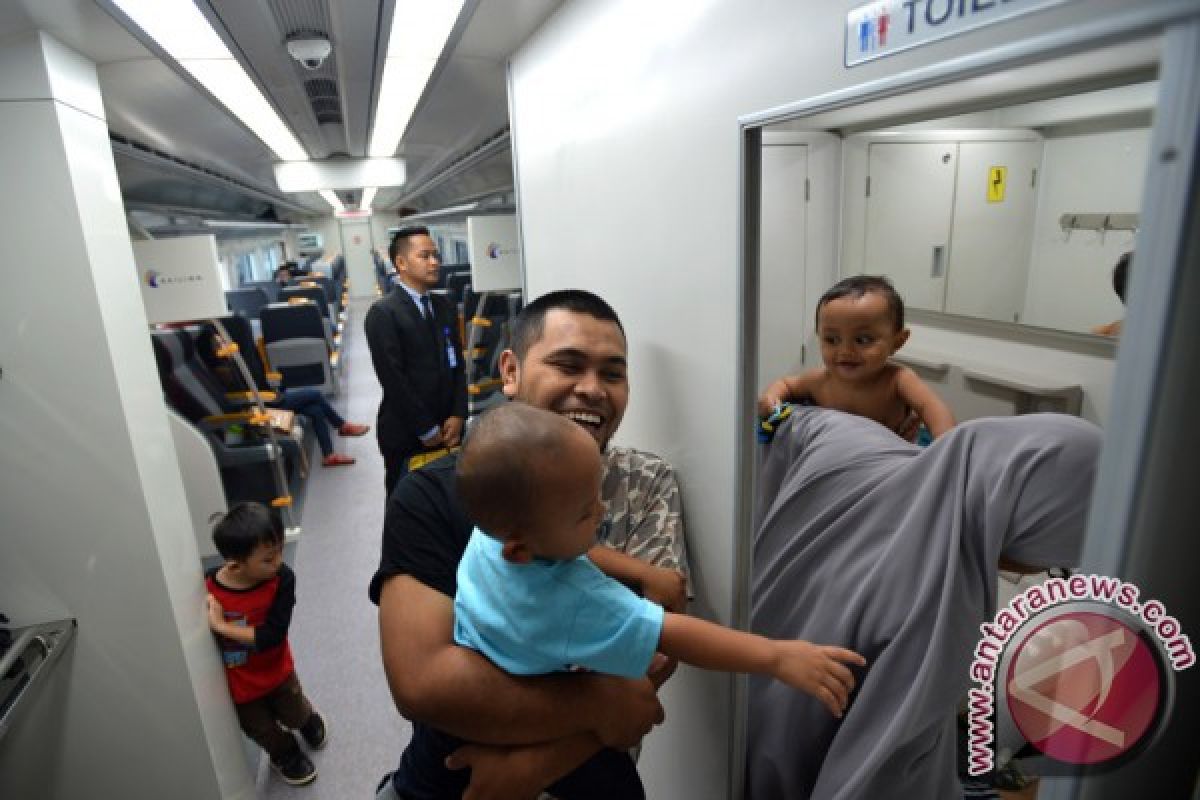 KA bandara Soekarno-Hatta angkut 4.000-an orang pada operasi perdana