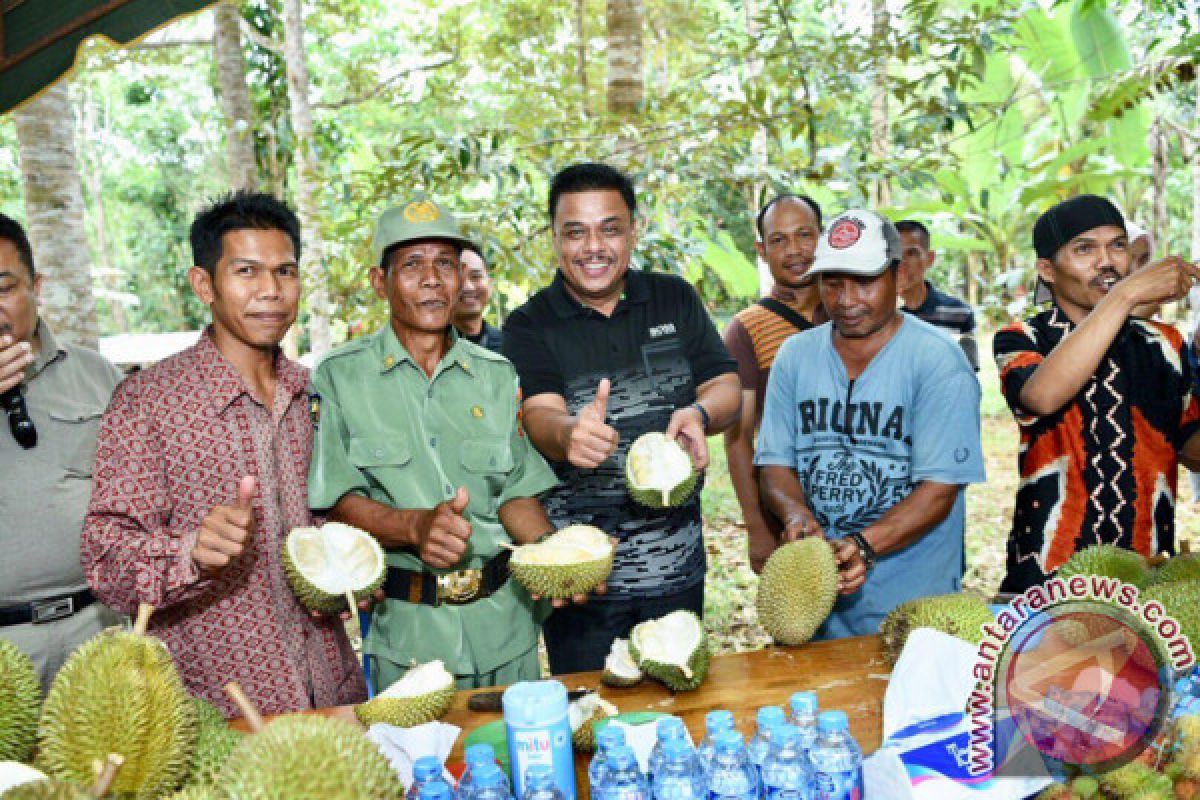 Police Chief Visits Durian Garden Makes Sure Security Conducive