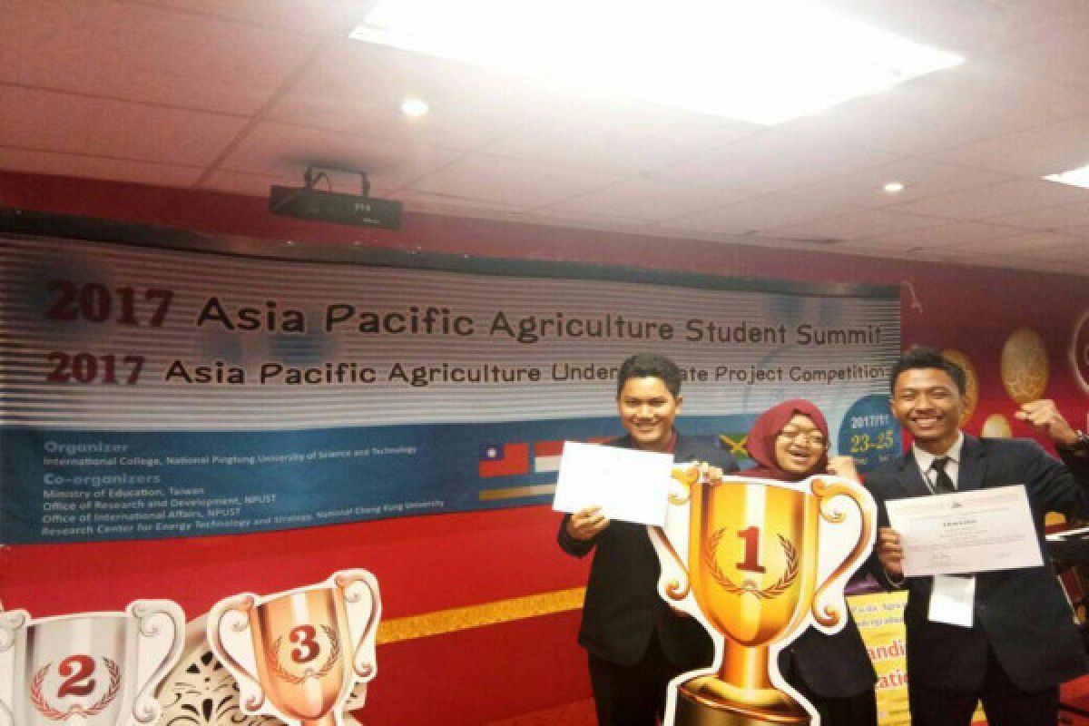 Wafer Dari Enceng Gondok Karya Mahasiswa IPB, Juara I Di Taiwan