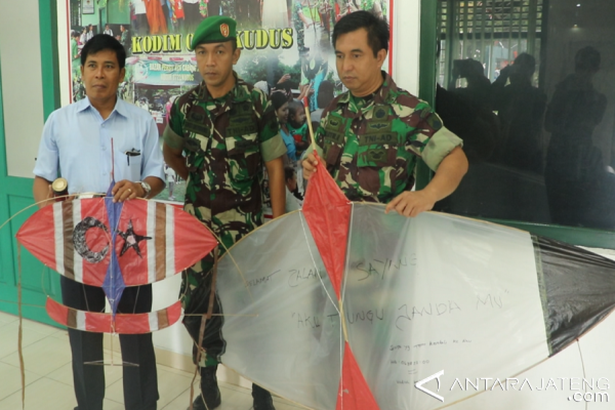 Layang-layang bermotif bendera GAM di Kudus diamankan