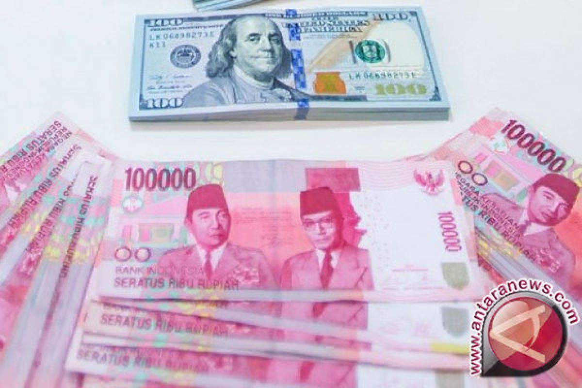 Rupiah terus menguat dekati angka Rp14.000