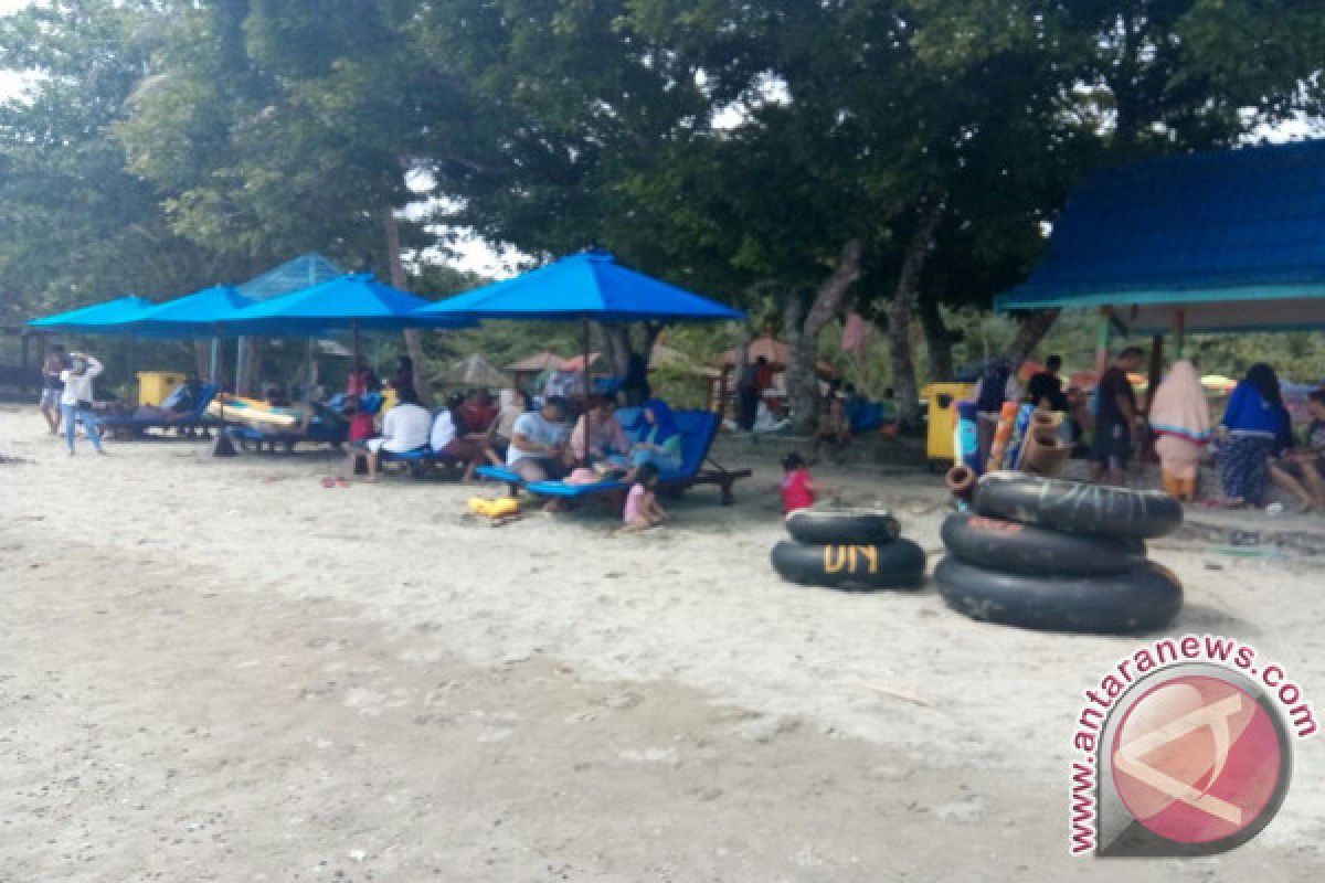 Pantai Sarangtiung Kotabaru Mulai Dipadati Pengujung