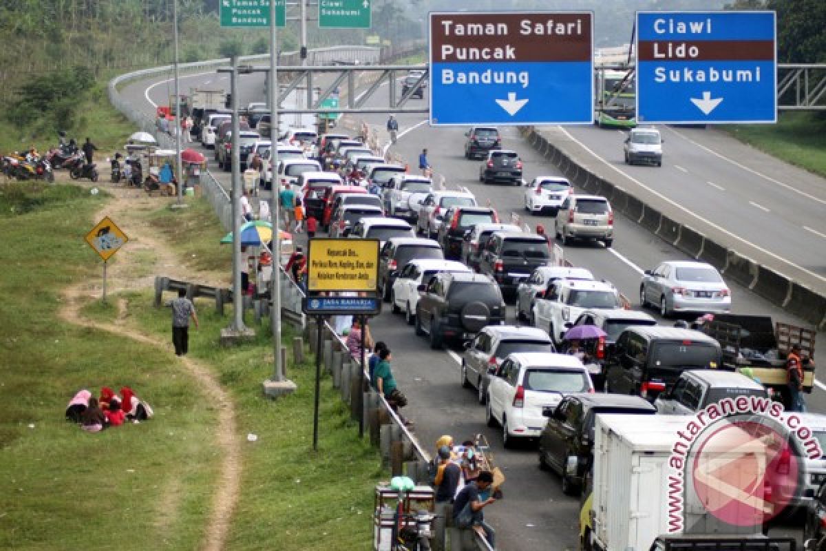 Jalur Puncak-Cipanas normal setelah ditutup