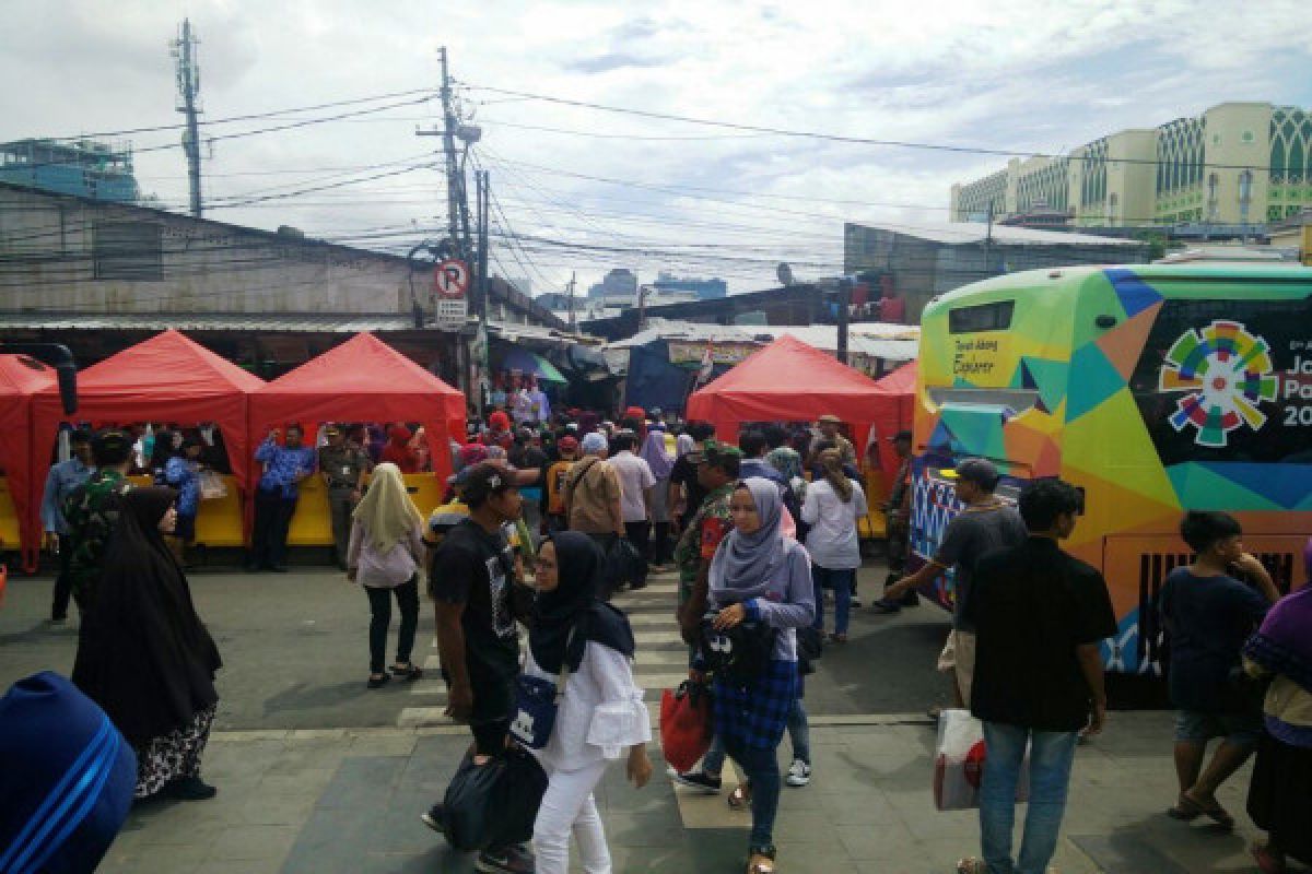 Pengamat: Jalan Disediakan Bukan Untuk PKL