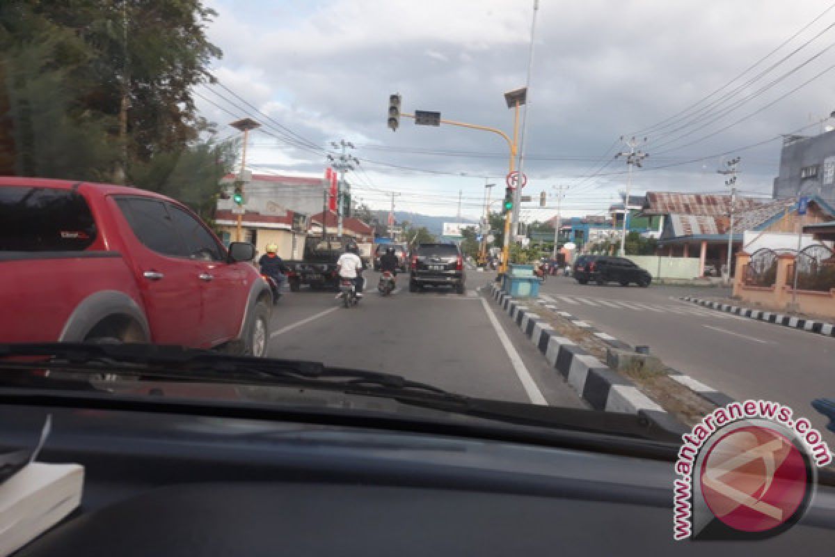 Jalan Di Palu Direkayasa Malam Pelepasan Tahun