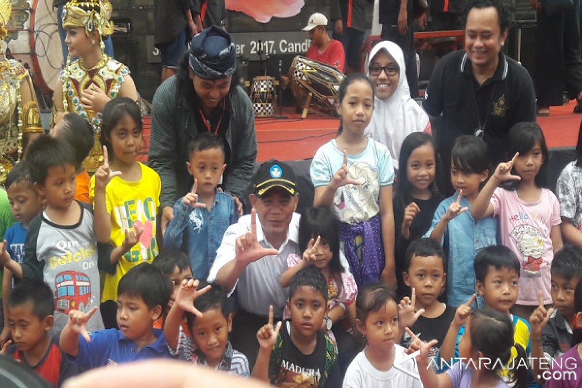 Mendikbud sepakat pemindahan Chattra Borobudur
