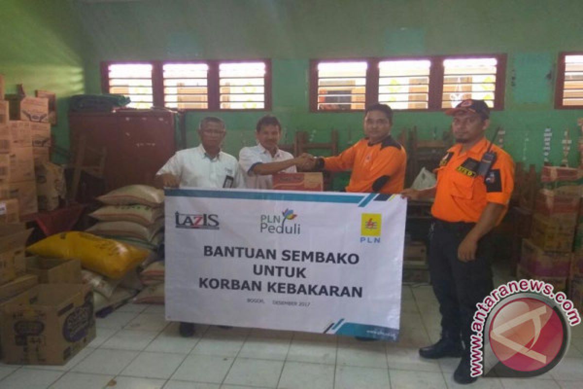 PLN Bogor Salurkan Bantuan Untuk Pengungsi Kebakaran