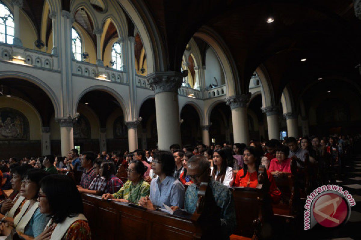 Pemuda Muslim Minahasa Tenggara jaga perayaan Natal