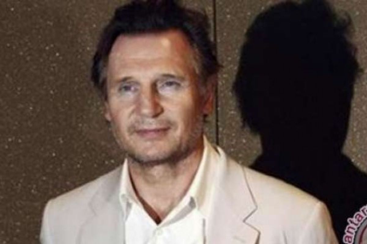 Aktor Liam Neeson Jadi Pemandu Arah Waze