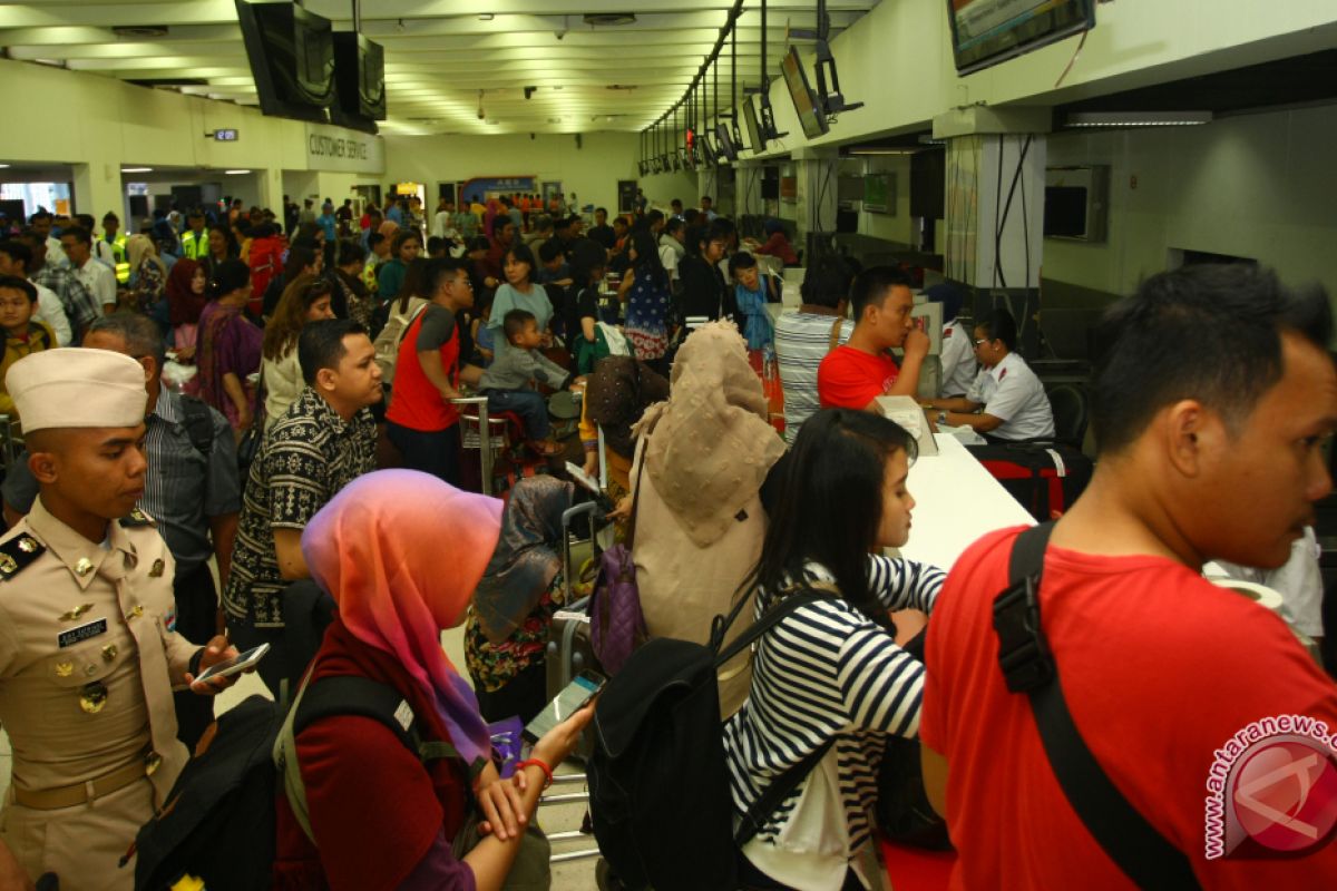 Penumpang Bandara Depati Amir meningkat