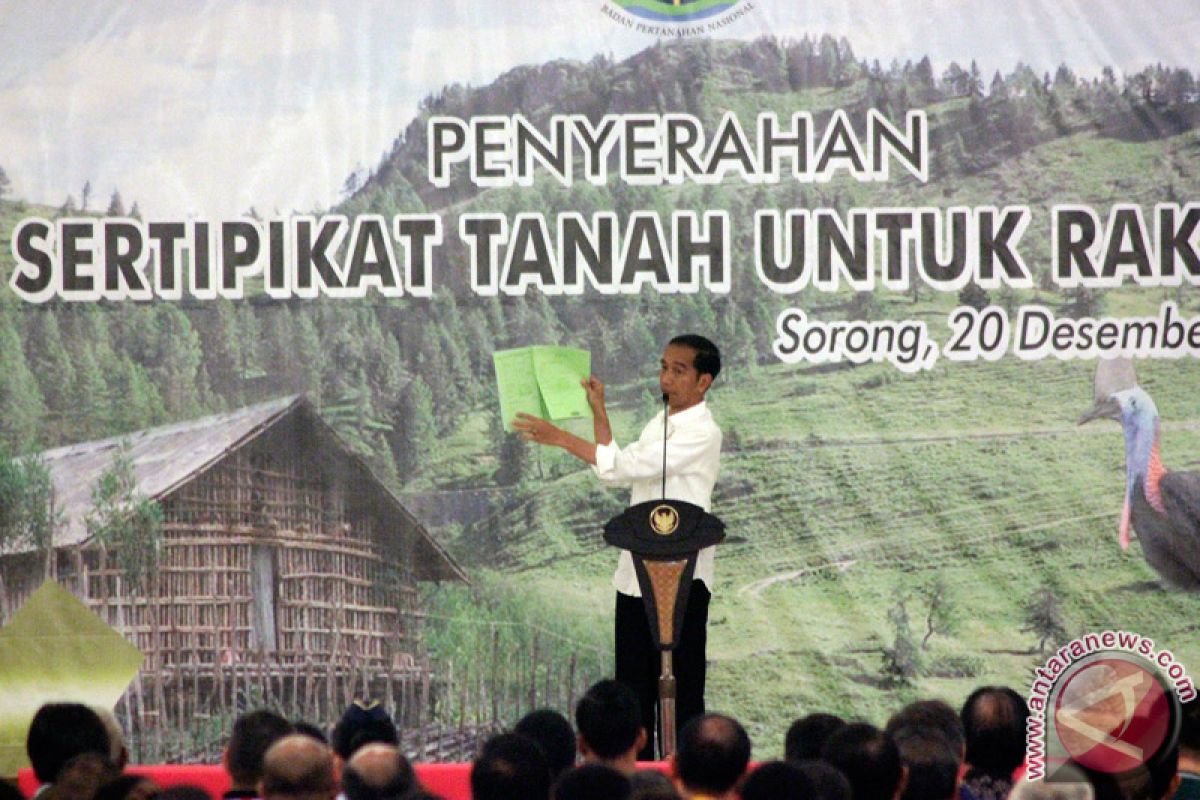 President distributes 2,568 land certificates in West Papua