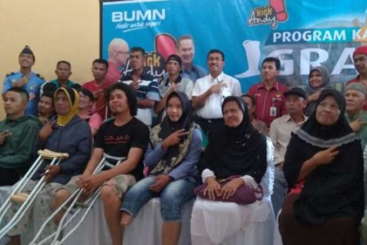 AP II Bandara Pekanbaru Bantu Kaki Palsu 22 Orang Difabel