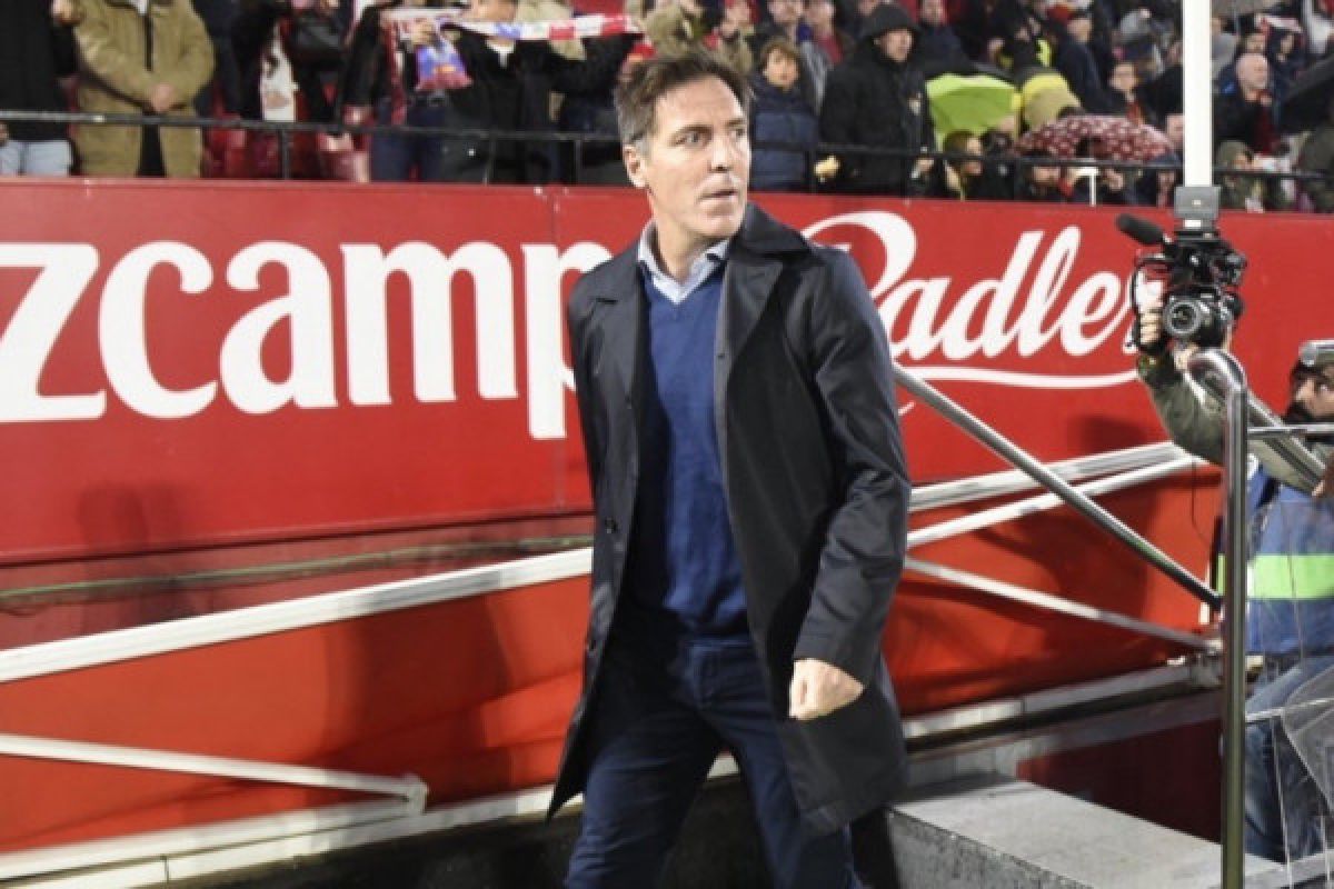 Sevilla pecat Eduardo Berizzo