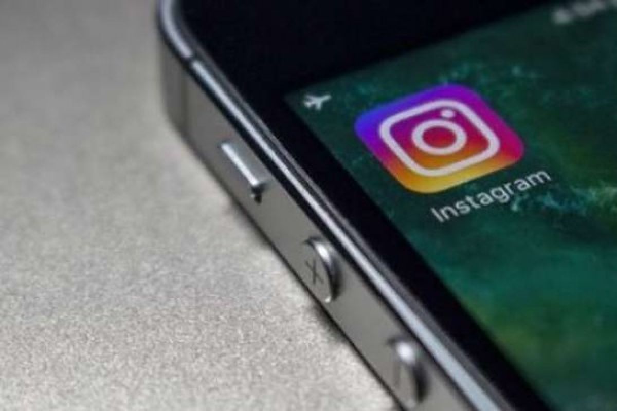 Instagram Uji Pencarian GIF Untuk Diunggah Di Stories