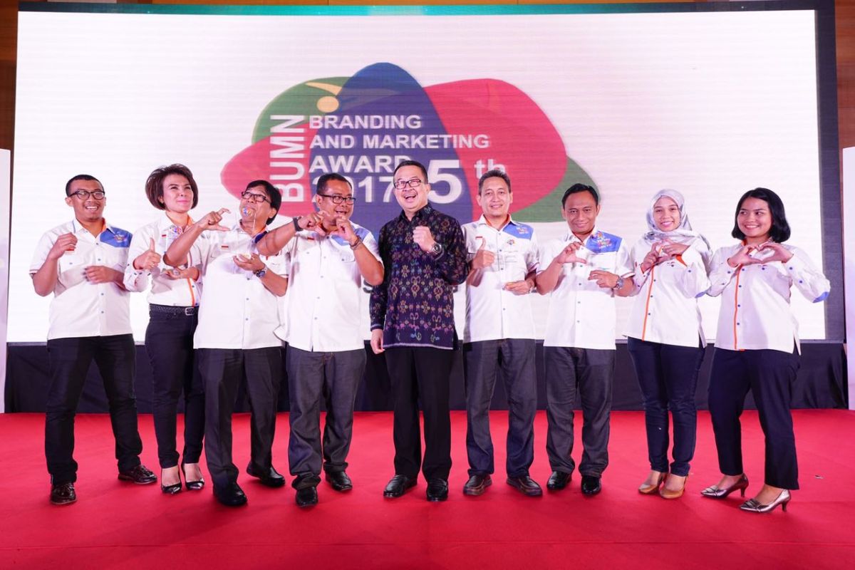 PT Indonesia Kendaraan Terminal raih The Best Branding BUMN Subsidiary Award 2017