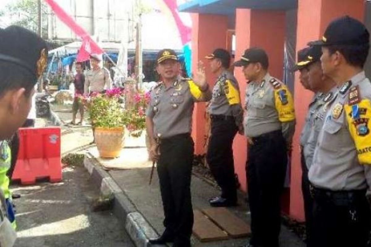 Kapolres Inhil Lakukan Pemeriksaan Pos Pelayanan Operasi Lilin Siak 2017