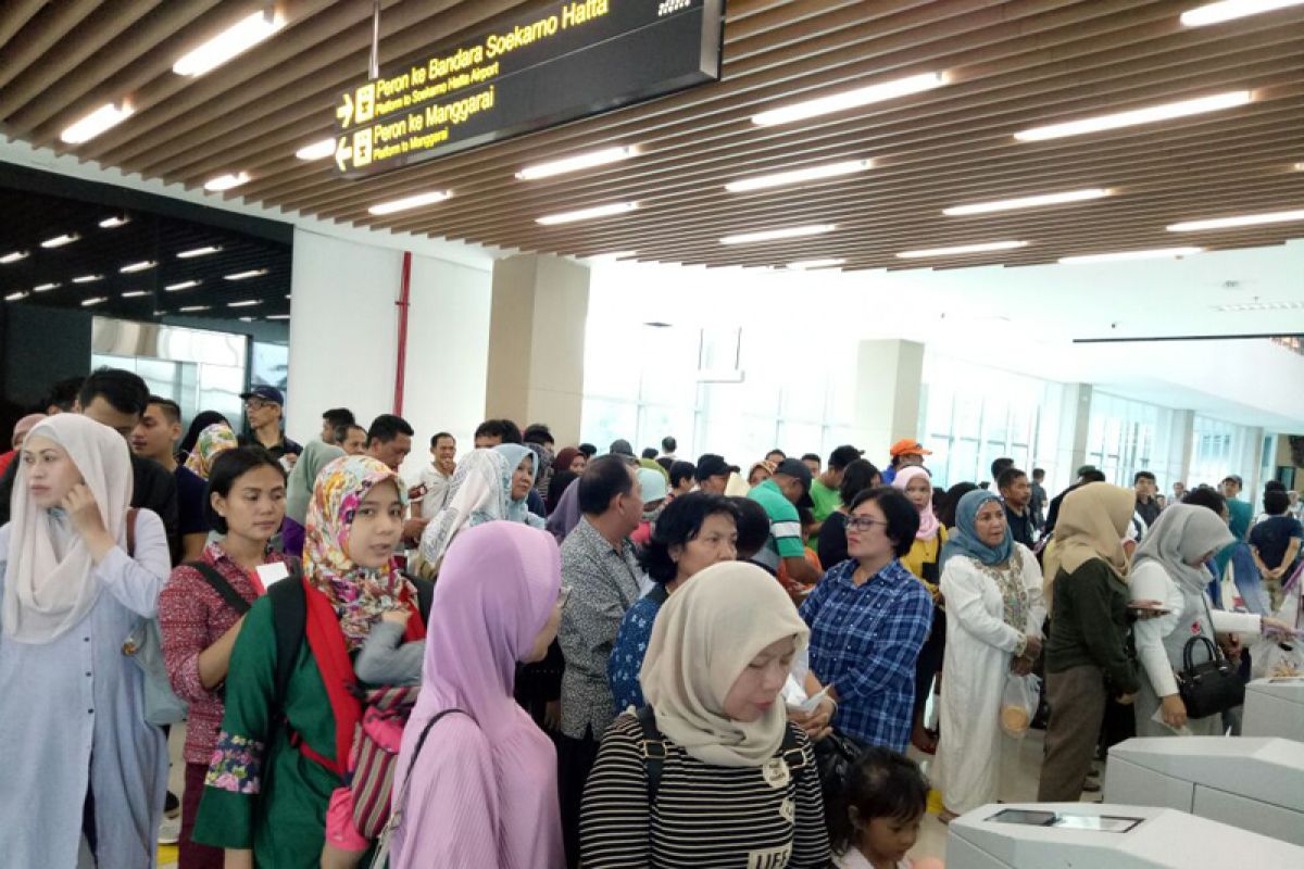 Penumpang kereta Bandara Soekarno-Hatta melonjak