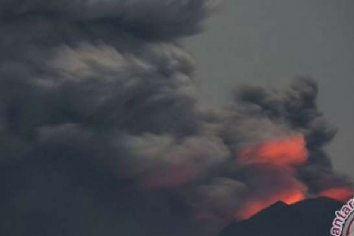 Kondisi Lava Gunung Agung Sudah Mencapai Permukaan Kawah