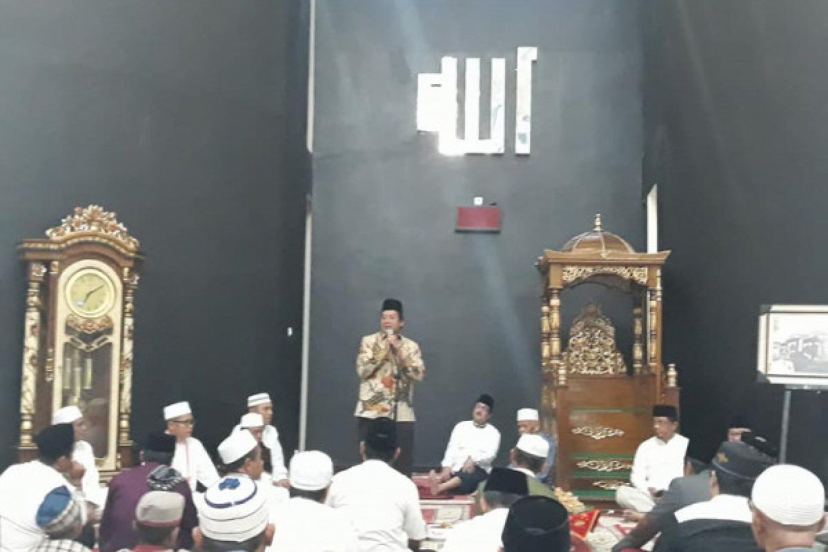 Gubernur Sulteng resmikan  masjid Almujahidin