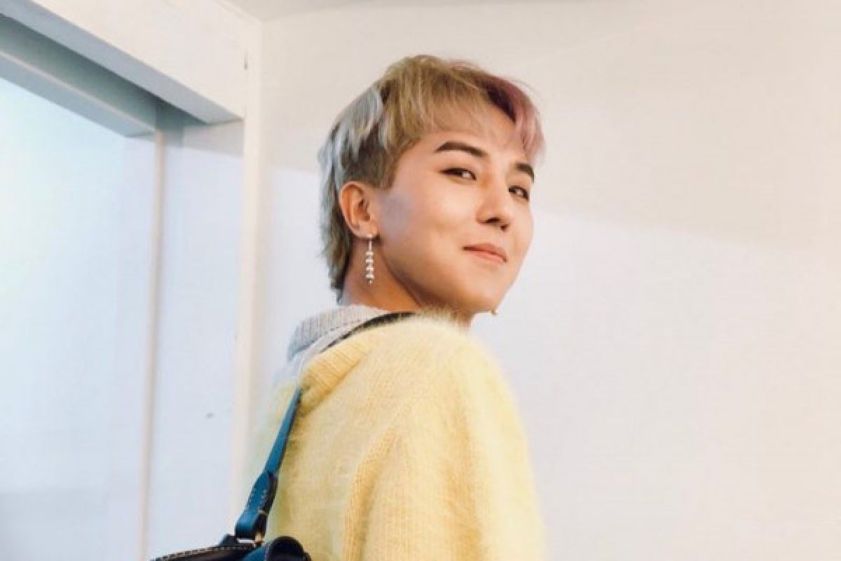 Mino WINNER unjuk gigi kemampuan menggambar