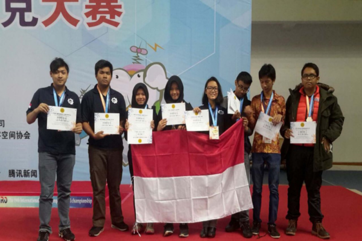Indonesian team wins silver medal in International Robot Olympiad