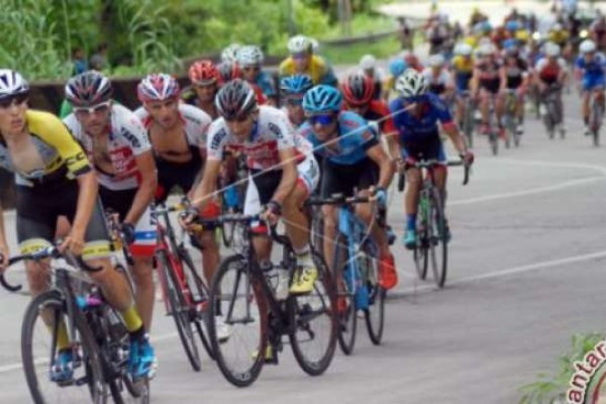 Pebalap Nasional KFC Cycling Team Rebut Podium Etape 3 TDS