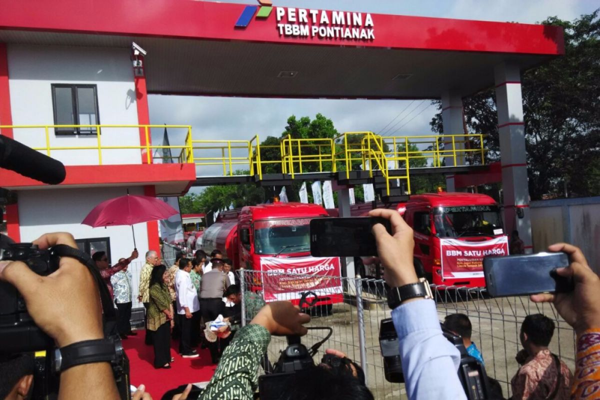 Presiden Jokowi resmikan 16 penyalur BBM satu harga