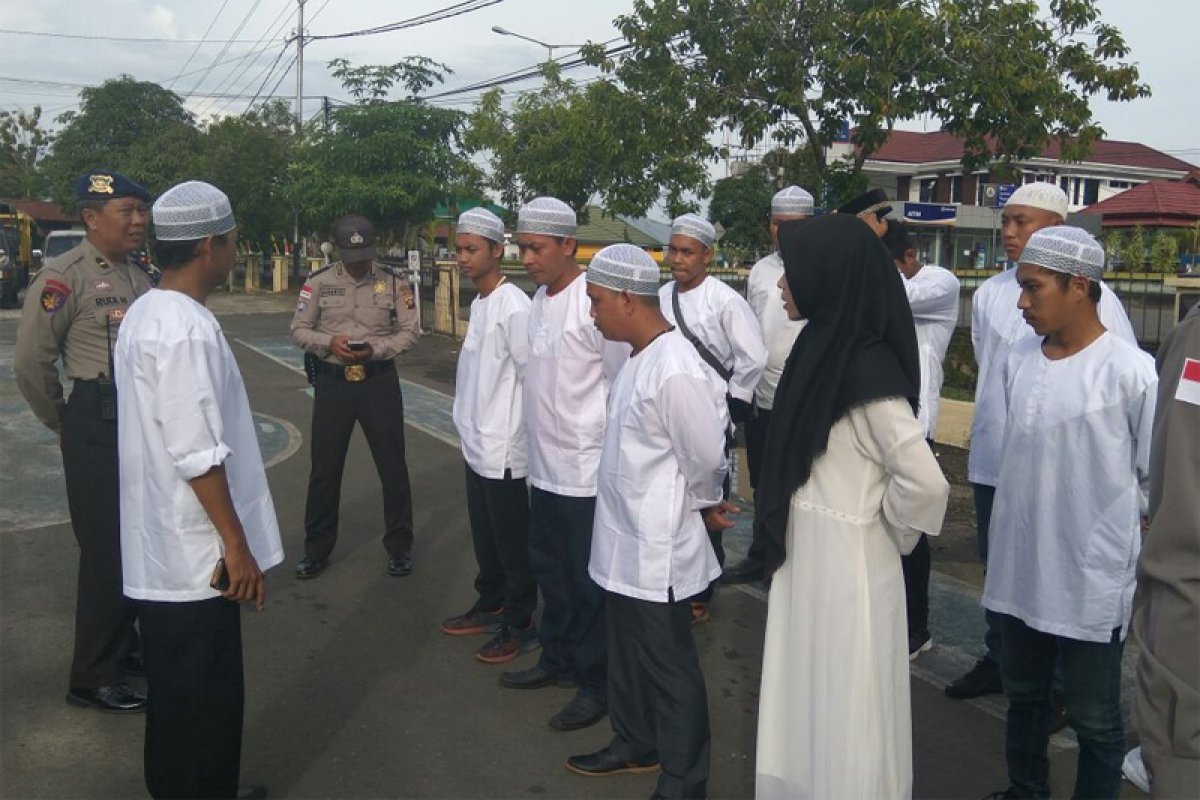 Pastor pun bangga dengan remaja masjid Kapuas Hulu