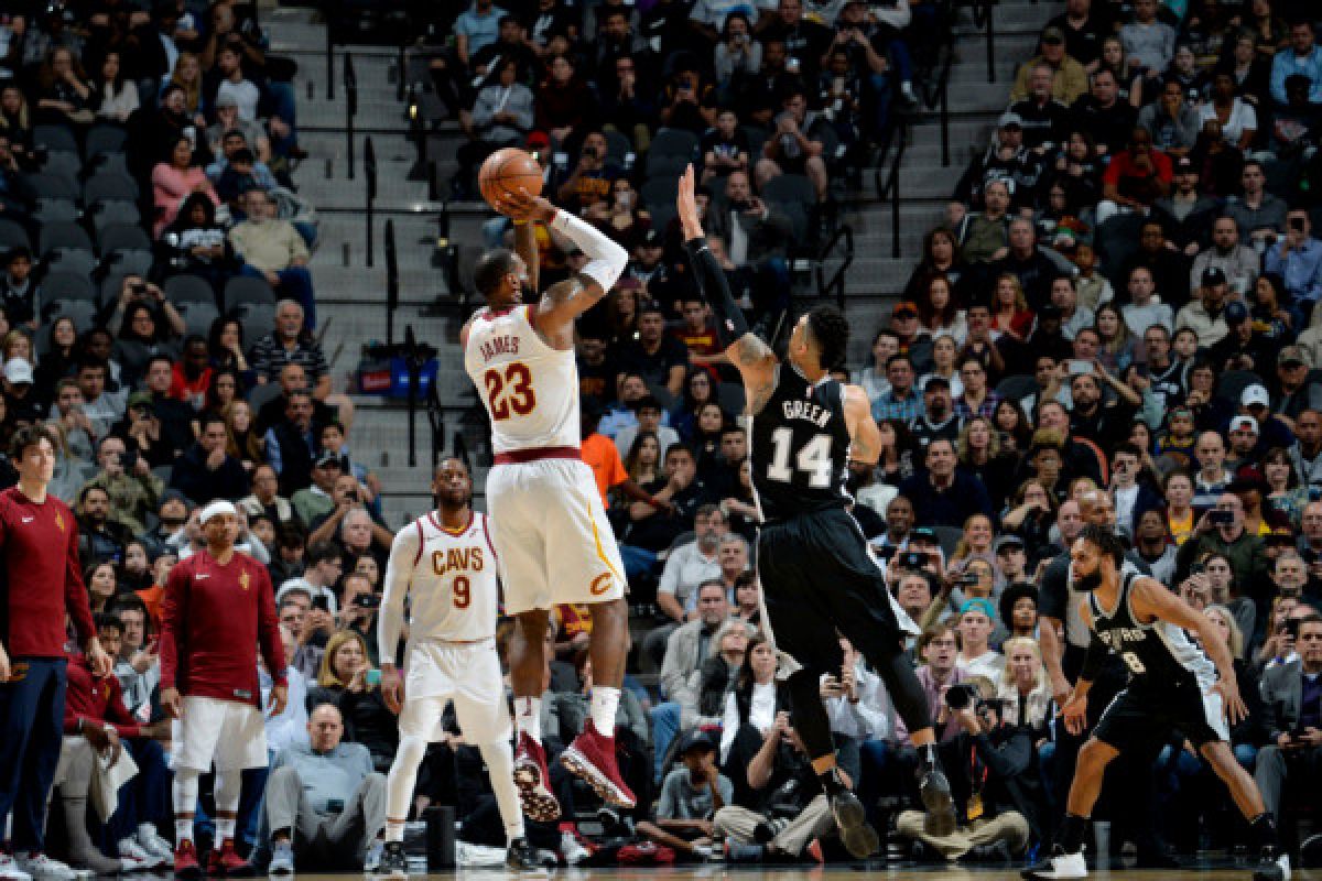 LeBron James capai 30.000 poin, tapi Cavaliers dikalahkan Spurs