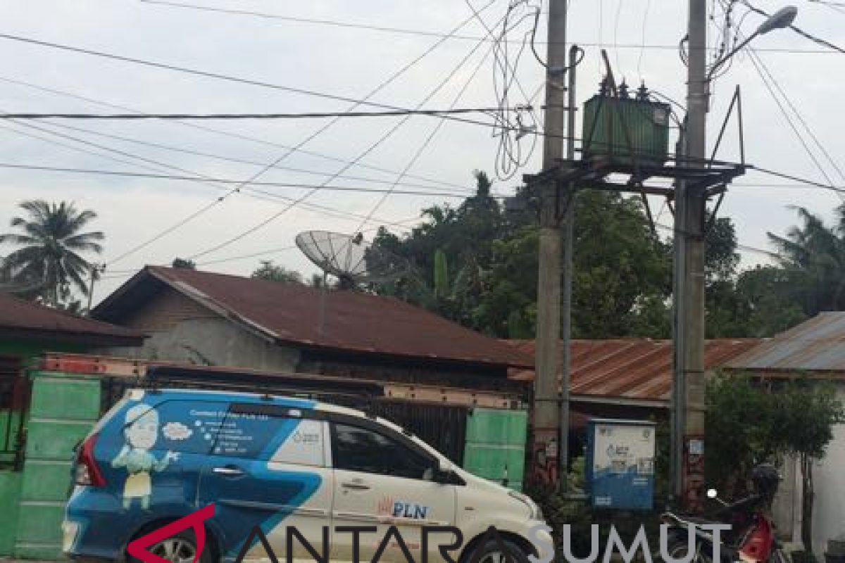 Perabotan elektonik warga meledak akibat instalasi listrik