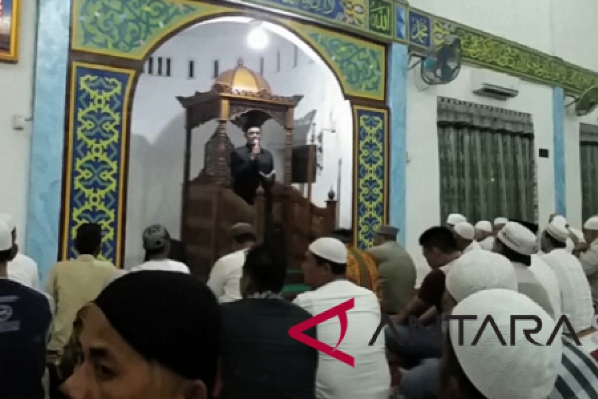 Ratusan jamaah ikuti sholat gerhana