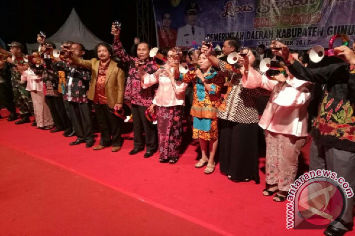 Perayaan Tahun Baru Gumas Meriah, Bupati Sebut Pembangunan Selama 2017