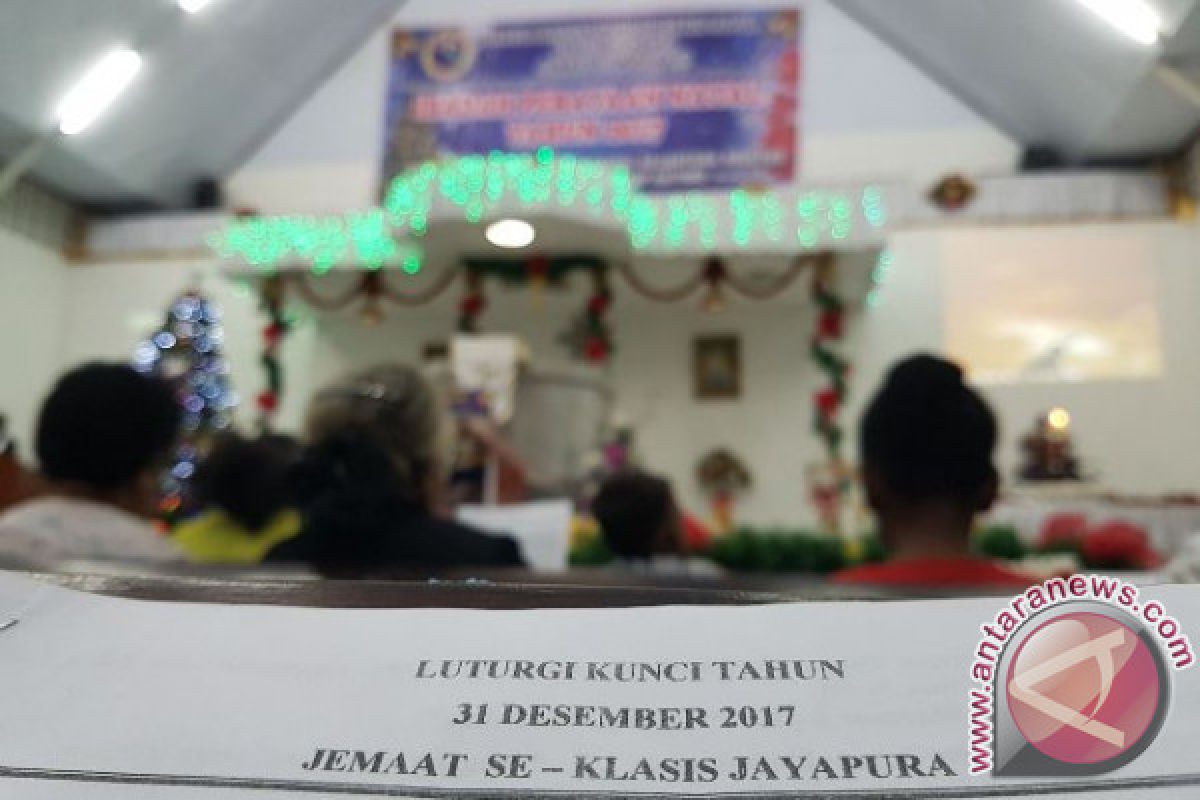 Umat Kristen Jayapura hadiri ibadah kunci tahun 