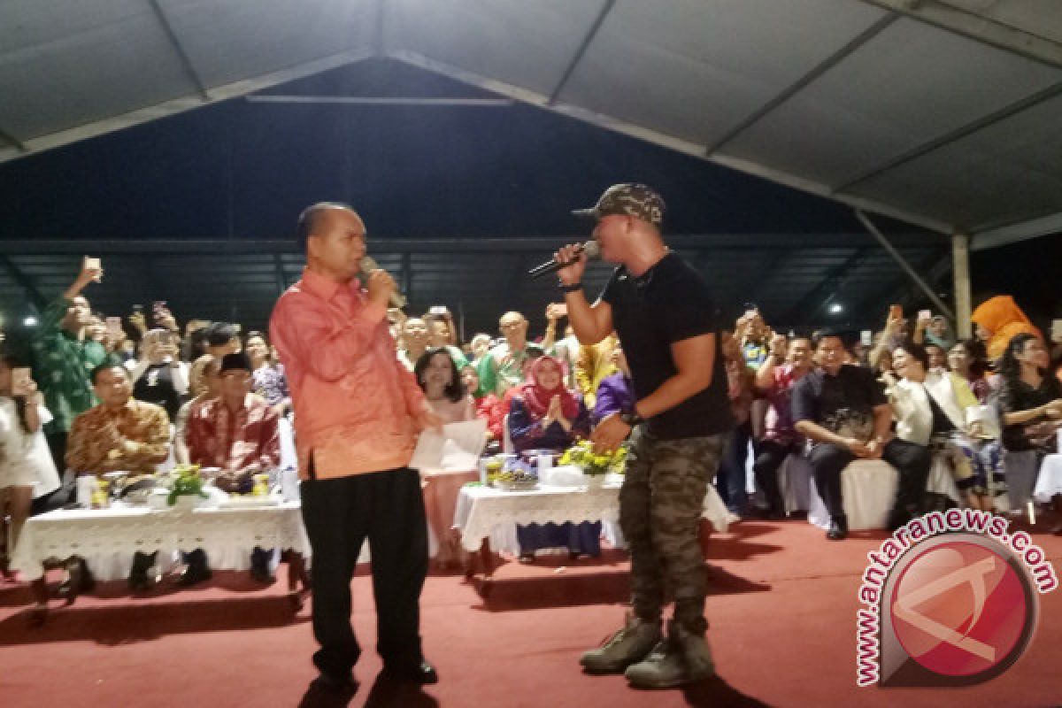Band Republik Panaskan Pergantian Tahun di Kapuas
