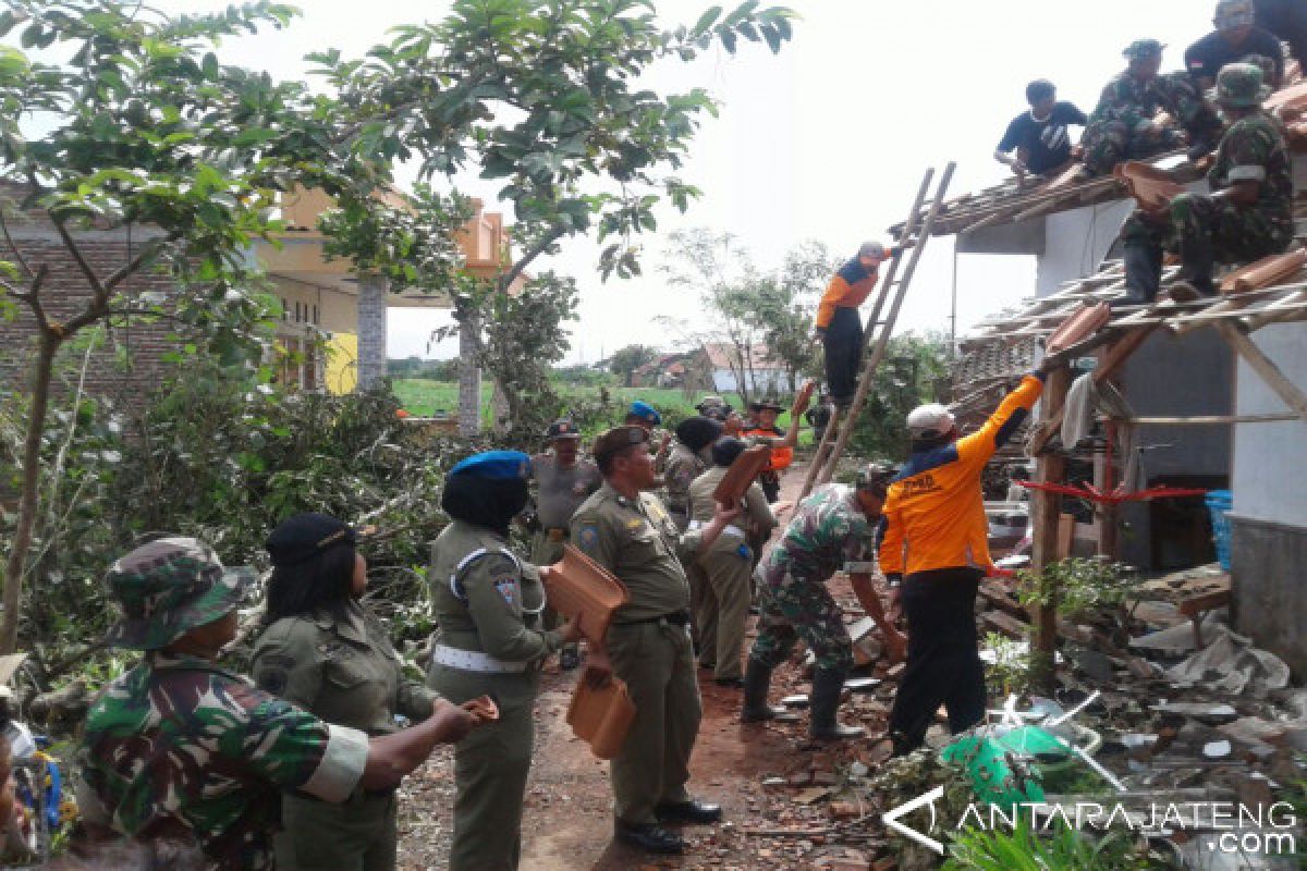 185 rumah korban puting beliung Pemalang diperbaiki