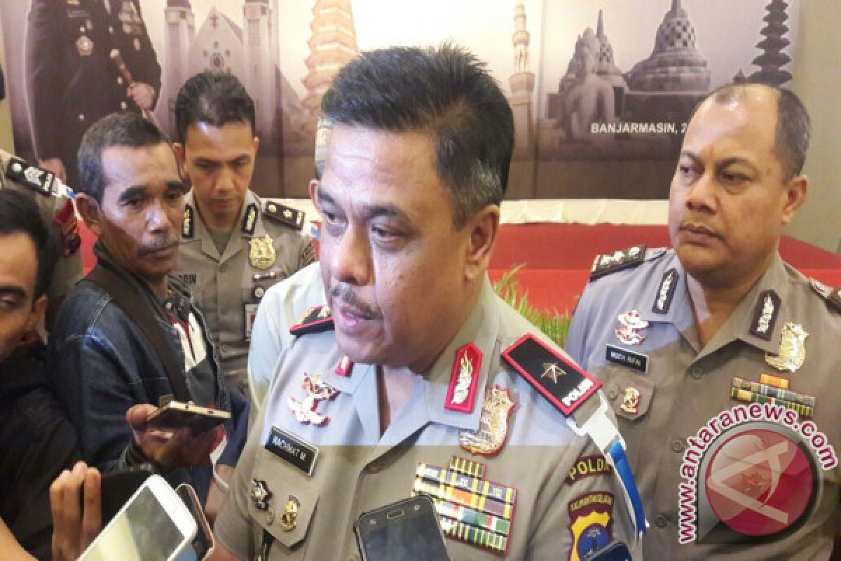 15 S Kalimantan Police Officers 