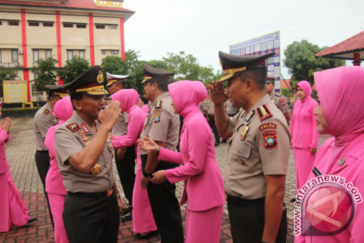 74 polisi di Kepri naik pangkat