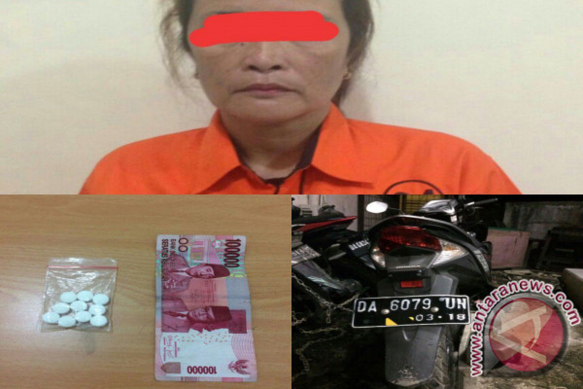 Polisi Borgol Wanita Penjual PCC