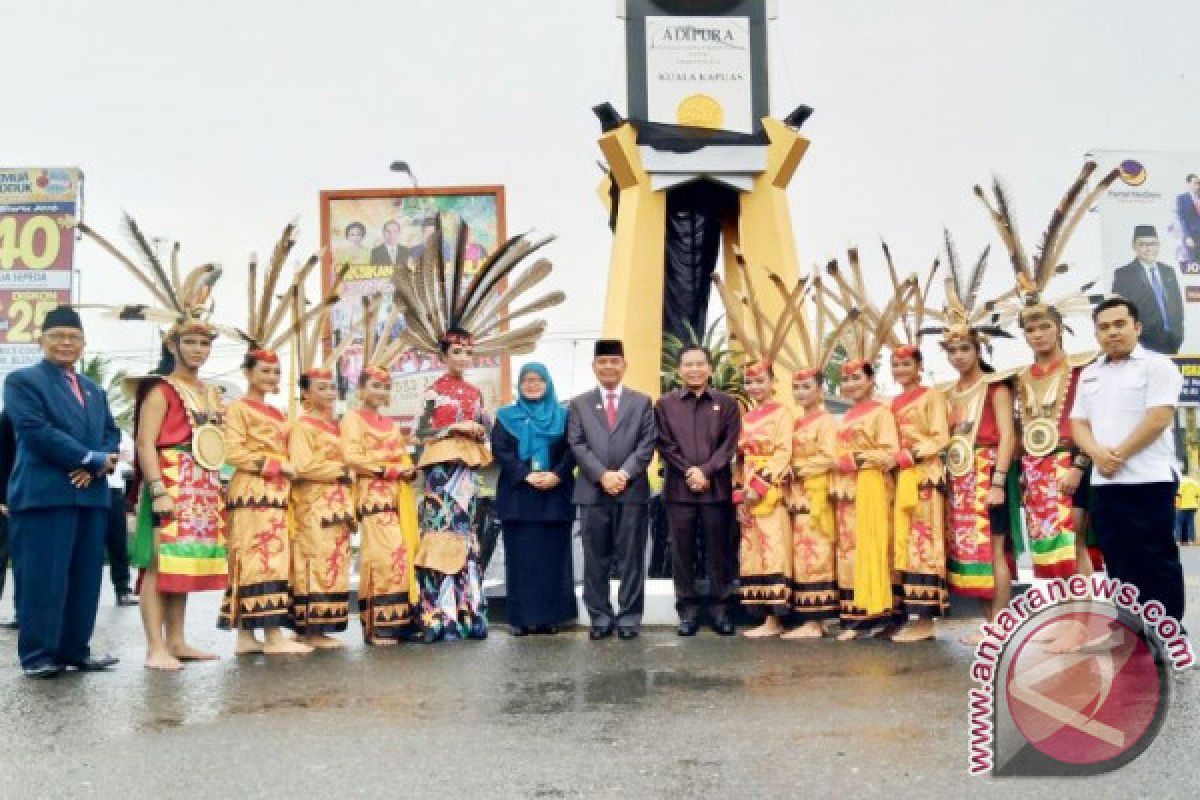 Kapuas Resmikan Tugu Adipura