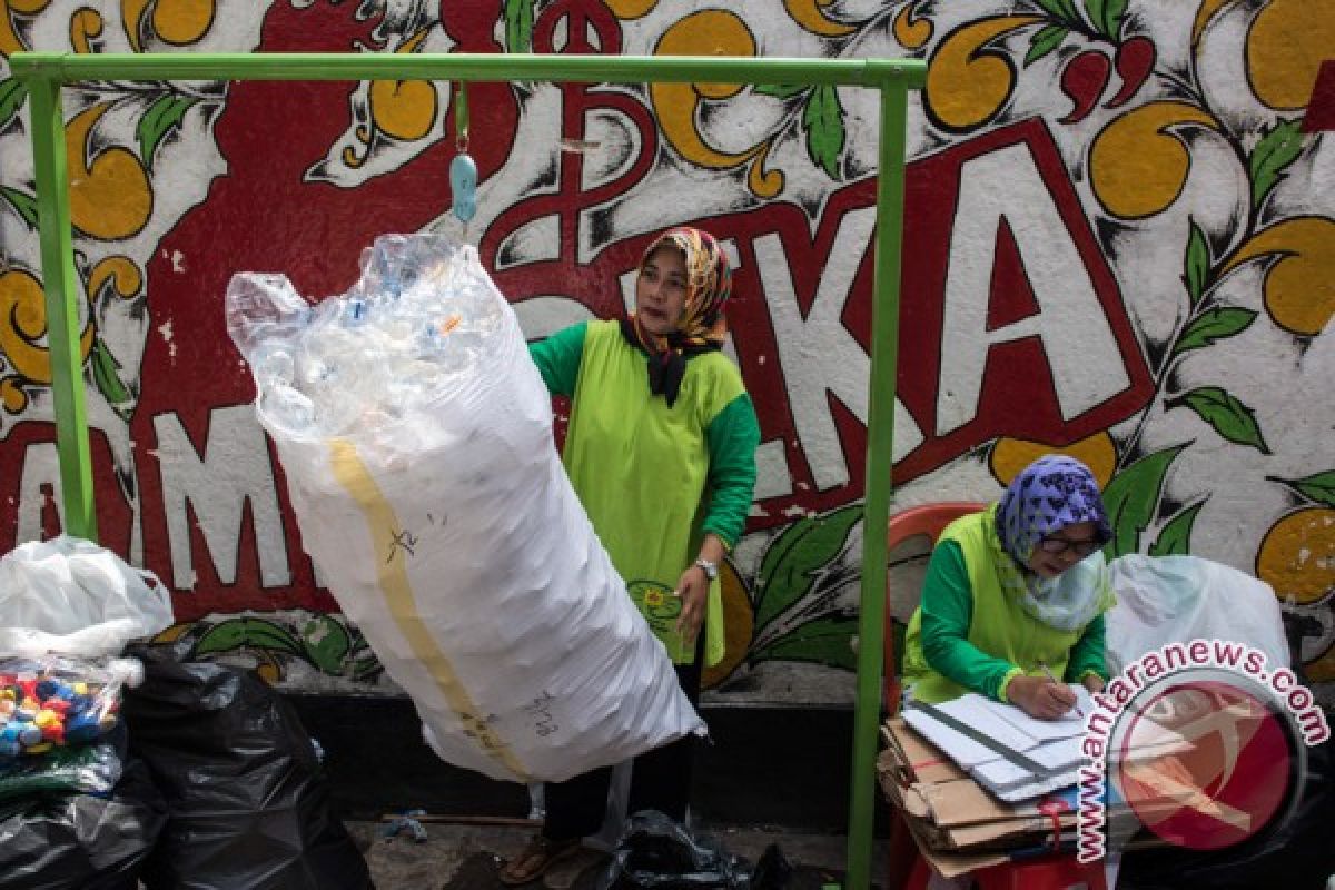 Bank Sampah solusi permasalahan di kota-desa