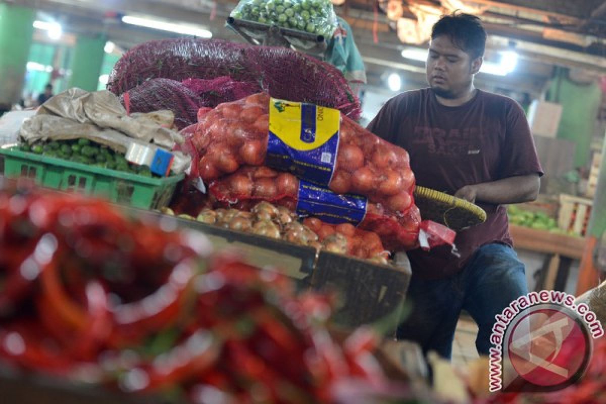 Ayo belanja di pasar tradisional