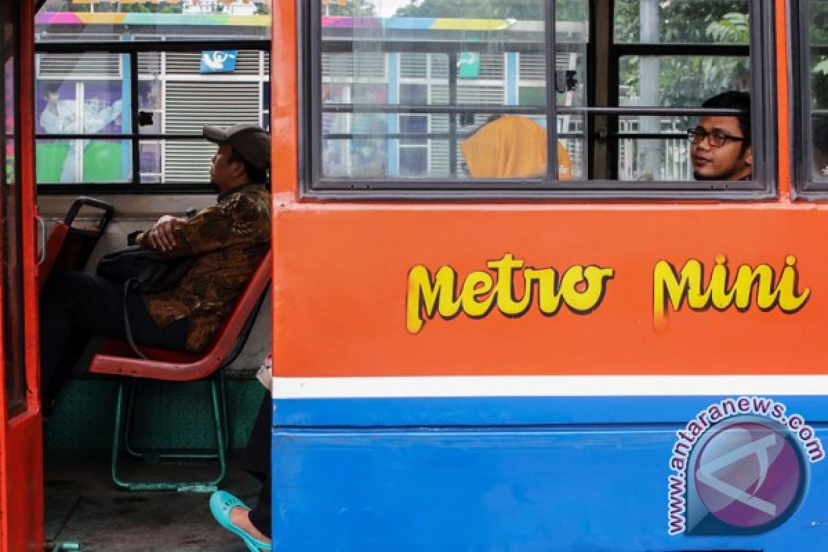 Mesin tapping OK-OTrip mulai dipasang dalam bus Jakarta