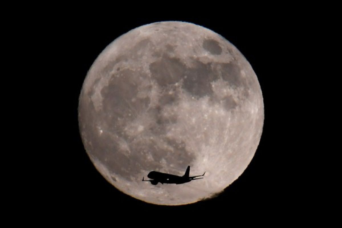 Ketika "blue super moon" bergabung dengan gerhana