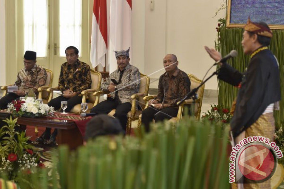 Presiden Jokowi dengarkan keluh kesah para raja Se-Indonesia