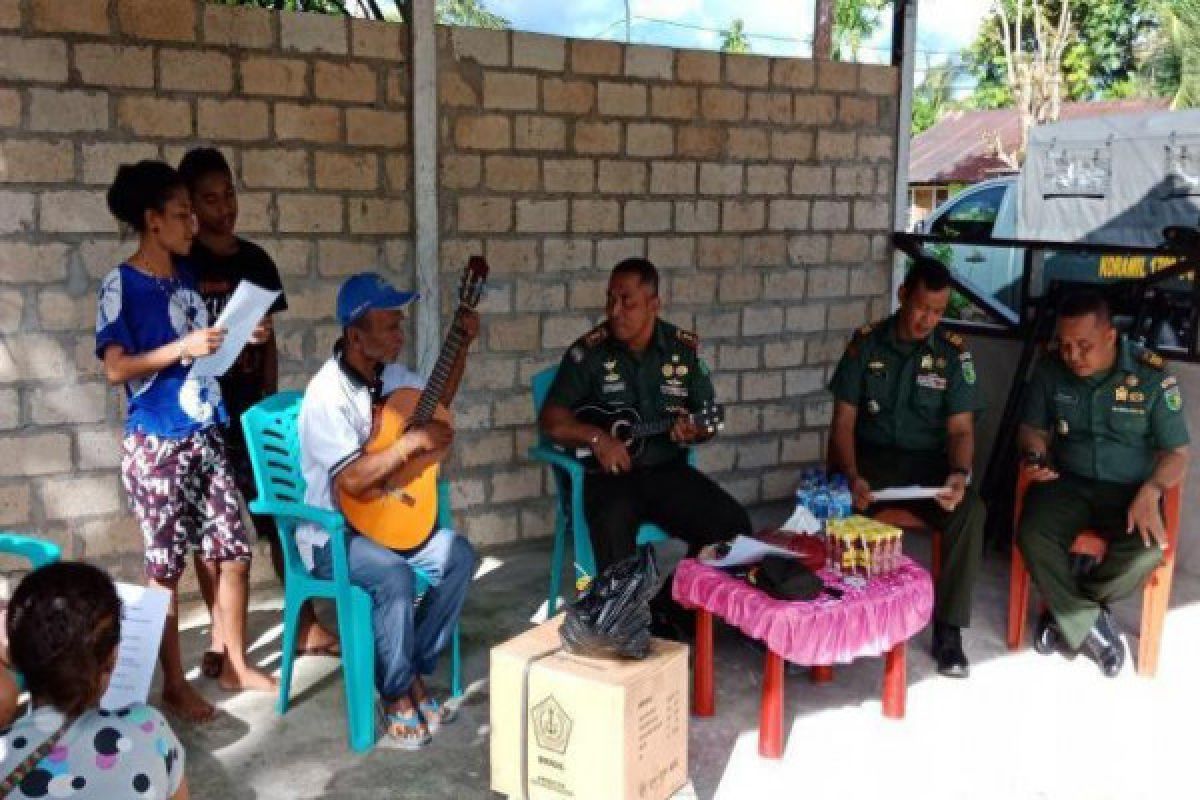 Dandim Biak Numfor kunjungi sanggar seni Soren Arwi