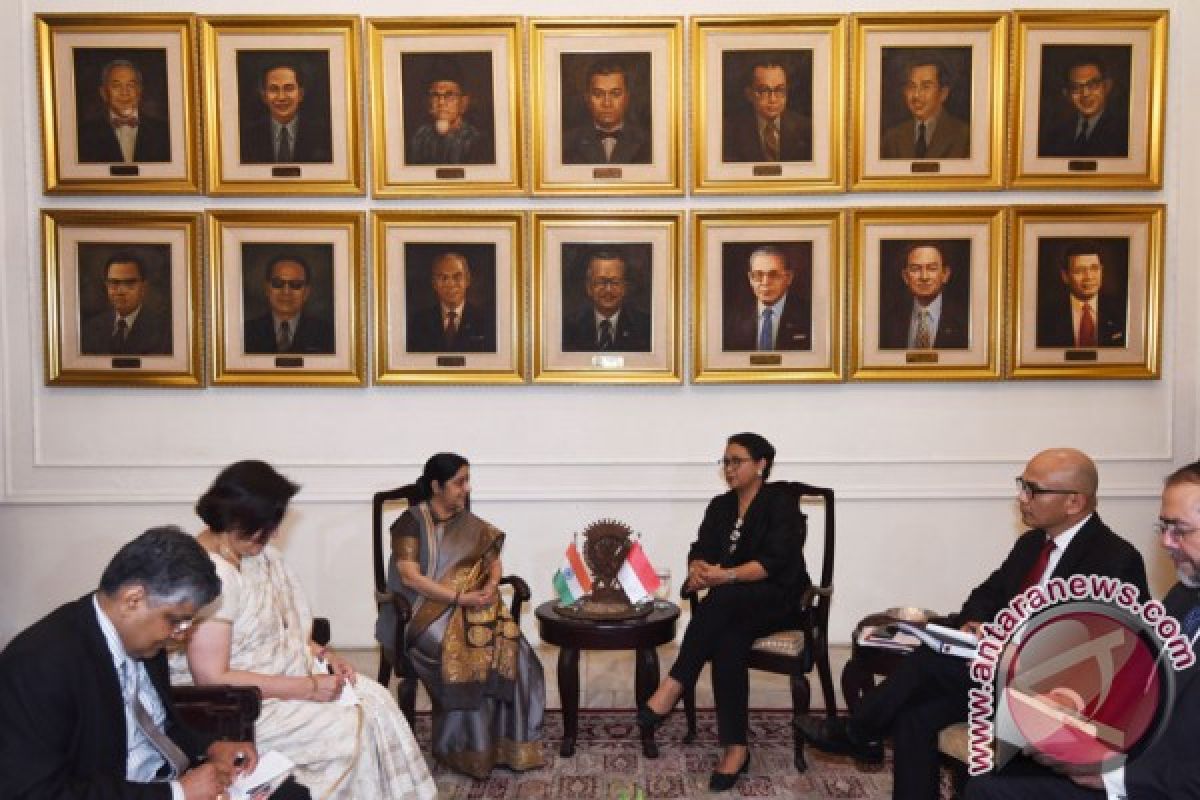 Indonesian, Indian foreign ministers discuss enhanced cooperation
