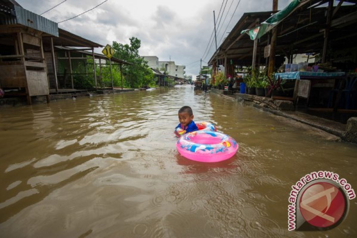 Floods submerge 1,070 houses in Bengkalis, Riau