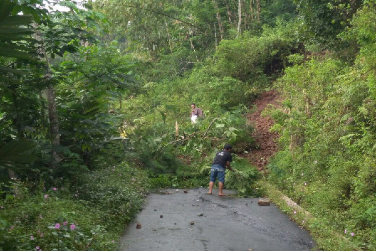 Intensitas hujan tinggi, Masyarakat Banjarnegara kembali diingatkan waspadai longsor