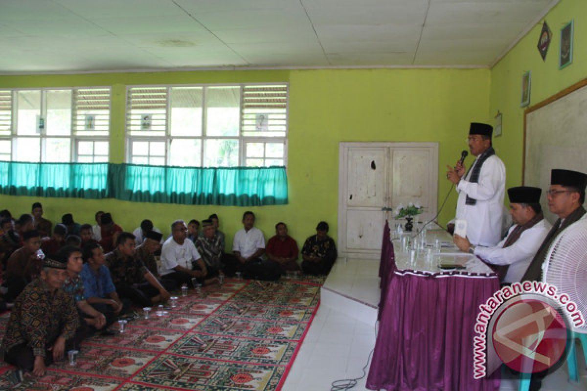 Bupati Solok Harapkan Generasi Muda Penuhi Masjid