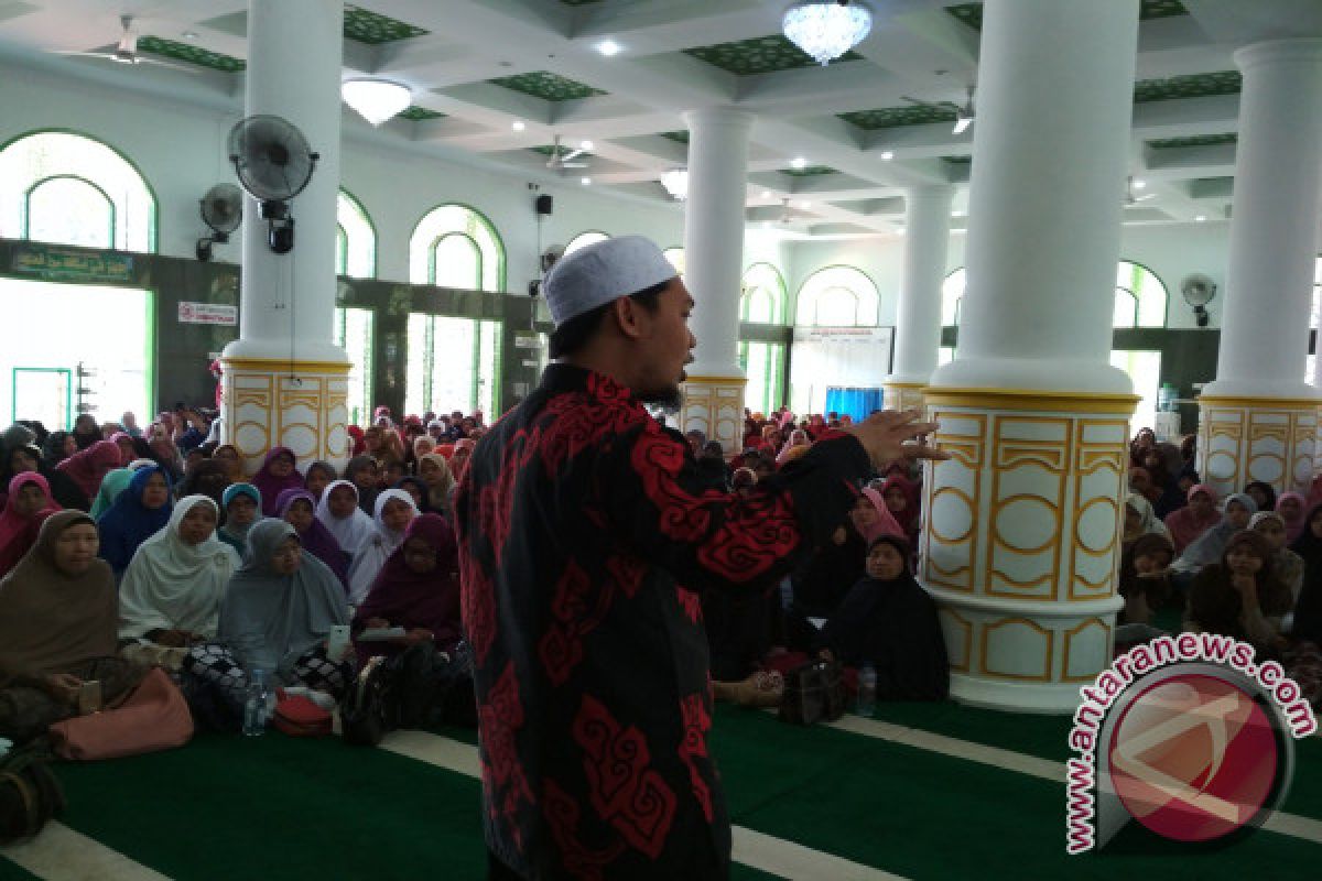 Ribuan Warga Agam Ikuti Ruqyah Massal